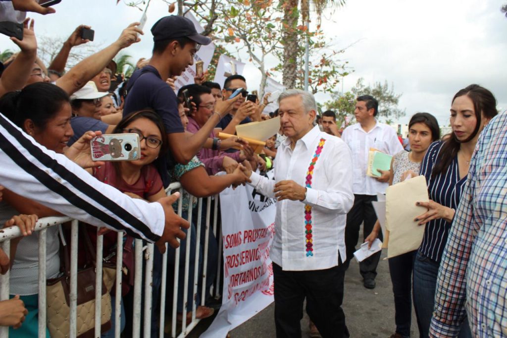 AMLO REFRENDA COMPROMISOS CON CHETUMAL