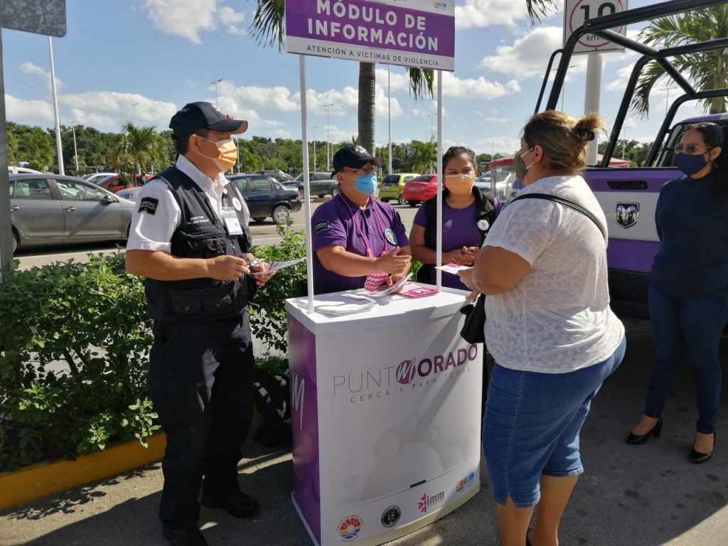 INSTALA GEAVI, MÓDULOS INFORMATIVOS (PUNTO MORADO) EN BENITO JUÁREZ