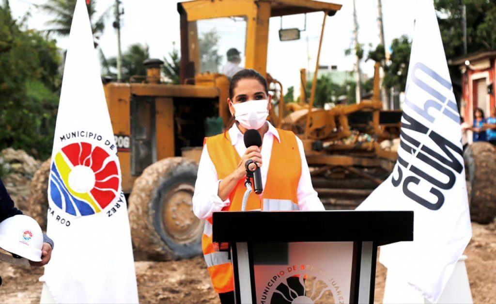 DOTAN DE PAVIMENTO, GUARNICIONES Y BANQUETAS A SM 235