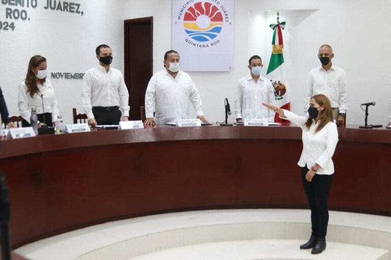 Asumen nuevos directores, entre ellos Alma García nueva titular de Radio Cultural Ayuntamiento.