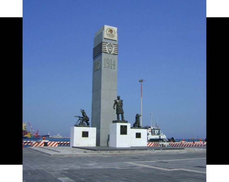 En la avenida Cobá de esta ciudad se levanta desde 1999 un Obelisco en honor a los llamados Héroes Navales de Veracruz de 1914. Esta es la historia: