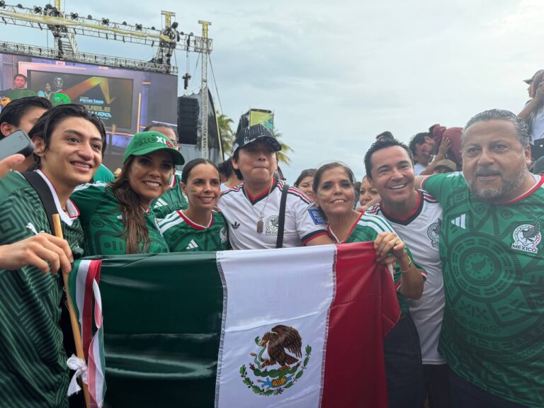 Ana Paty y Mara Lezama viven partido inaugural de México en el Cancún Fut Fest