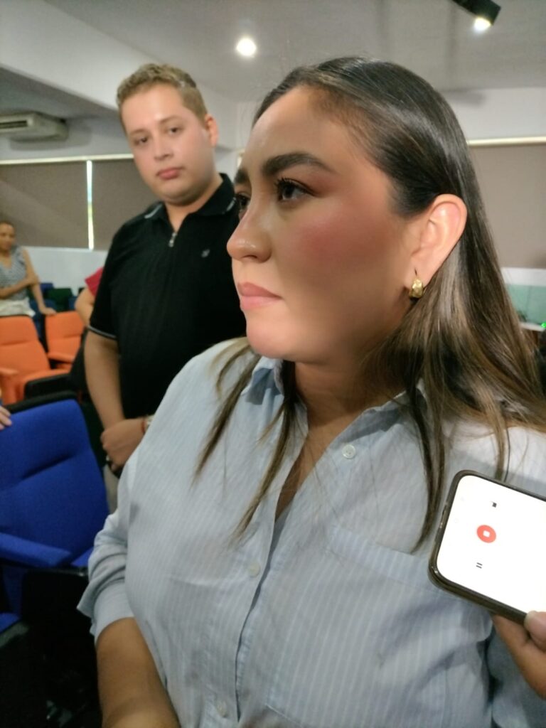 Rechaza Johana Acosta apoyar a Gino Segura para candidato de Morena
