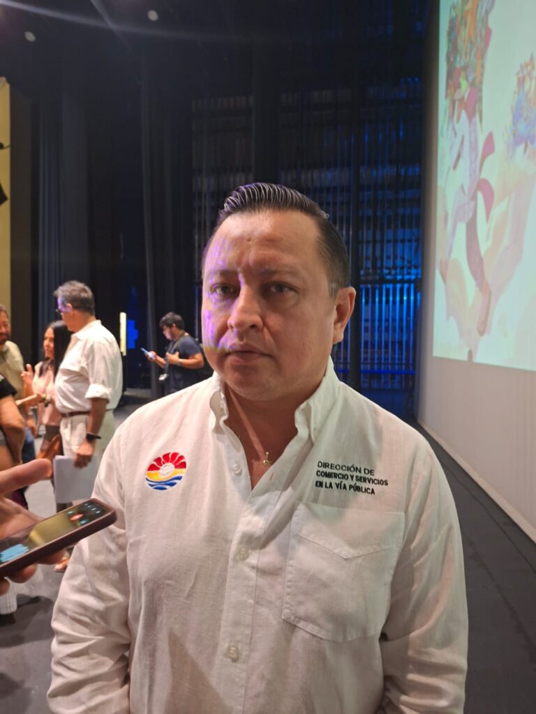 Reubican a 27 comerciantes ambulantes de la zona de El Crucero