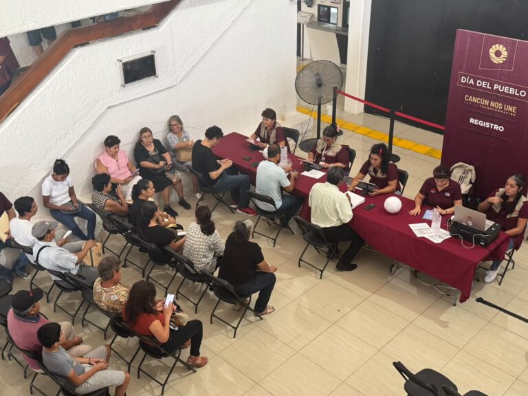 Escuchan demandas ciudadanas secretarios y directores en “Día del Pueblo”