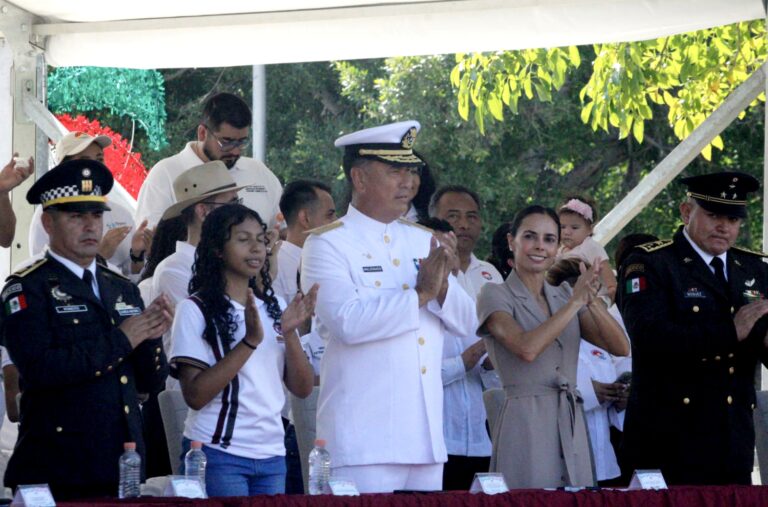 Desfile Cívico Militar Conmemora 216 Aniversario