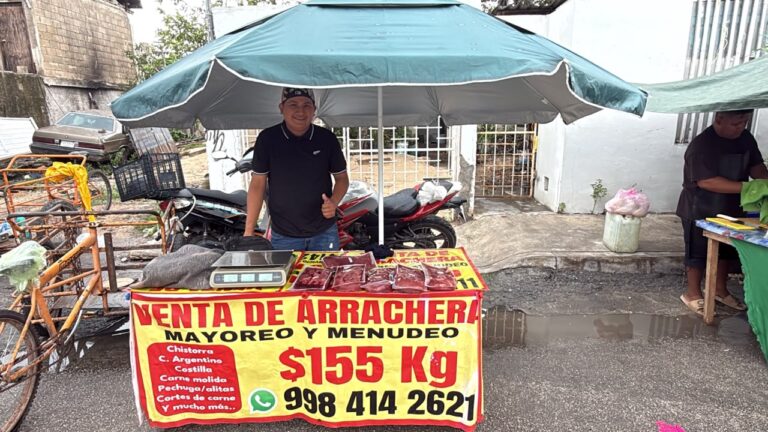 Enfrentan tianguistas verdes pérdidas por lluvias, pero mantienen ventas