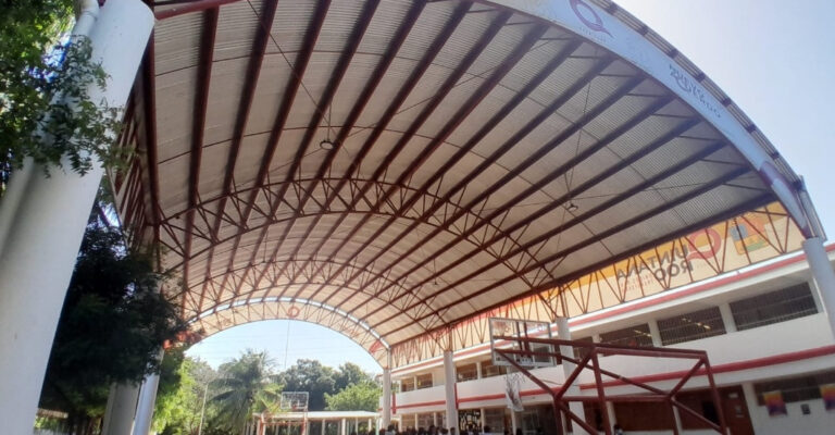 Suma Quintana Roo 300 domos escolares y proyecta construir 60 más