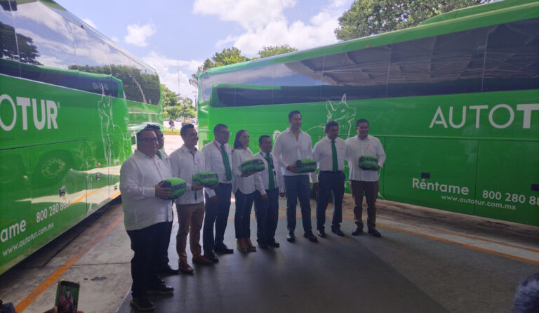 Renueva Autotur Cancún su flotilla con 12 autobuses para 54 pasajeros